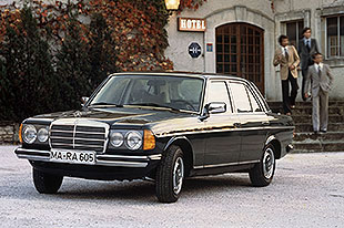 梅赛德斯-奔驰庆祝W123诞生40周年