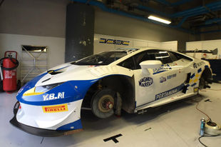 崭露头角 中国车手梁嘉彤意大利GT首测第2