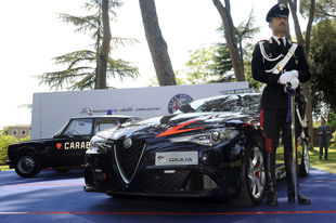 拜见510马力意大利国家宪兵队警车