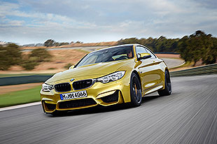 圣诞老人新座驾 宝马M4风采再现