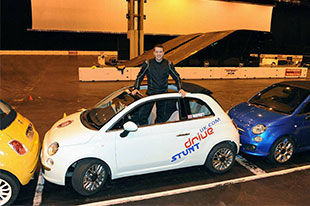 菲亚特500助Moffatt破漂移入位吉尼斯纪录