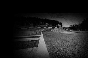 全新阿斯顿马丁Vulcan备战日内瓦车展