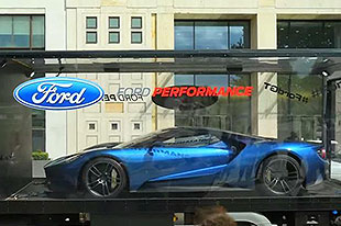 霸气迅游 福特GT“车模”驾临伦敦