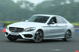 交相“徽”映 梅赛德斯-奔驰C级挑战赛