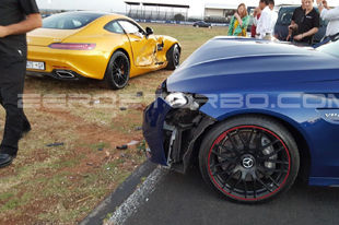 擦枪走火 奔驰路演C63 S撞上AMG GTS