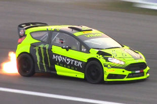 看摩托车手如何驾驶汽车 2015蒙扎拉力赛