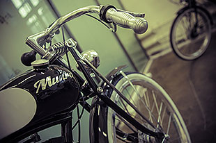 一颗执着的心 门罗Munro复古摩托车