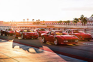 五代法拉利旗舰超跑齐聚赛道