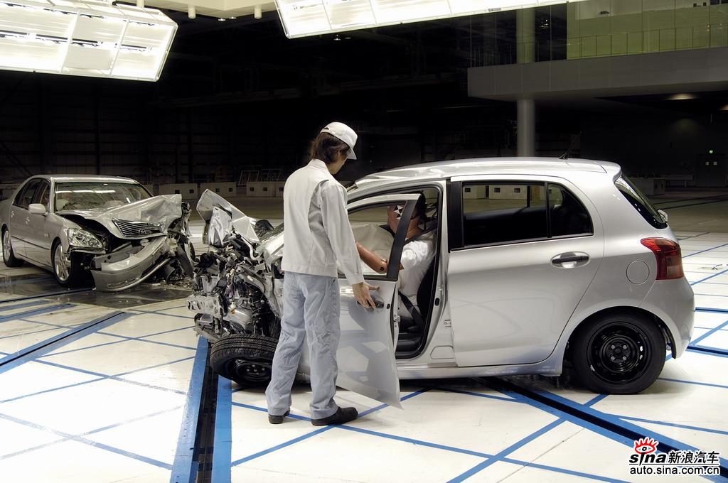 Yaris��ȫ��ײ