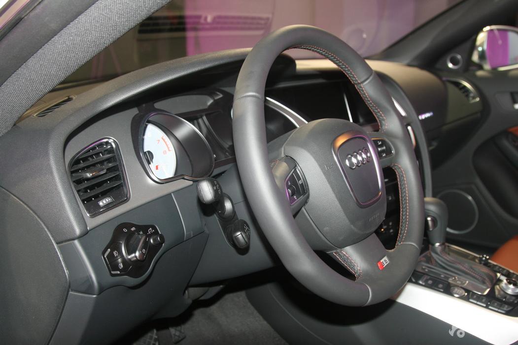 奥迪S5试车图片