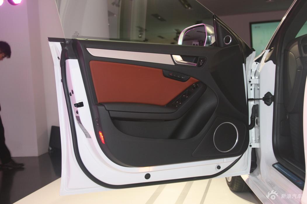 奥迪S5试车图片