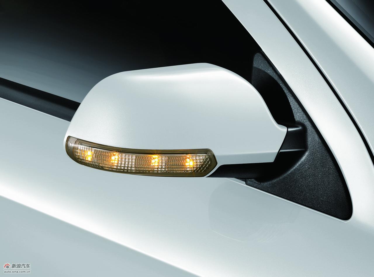 CX30志翔两厢外观资料图