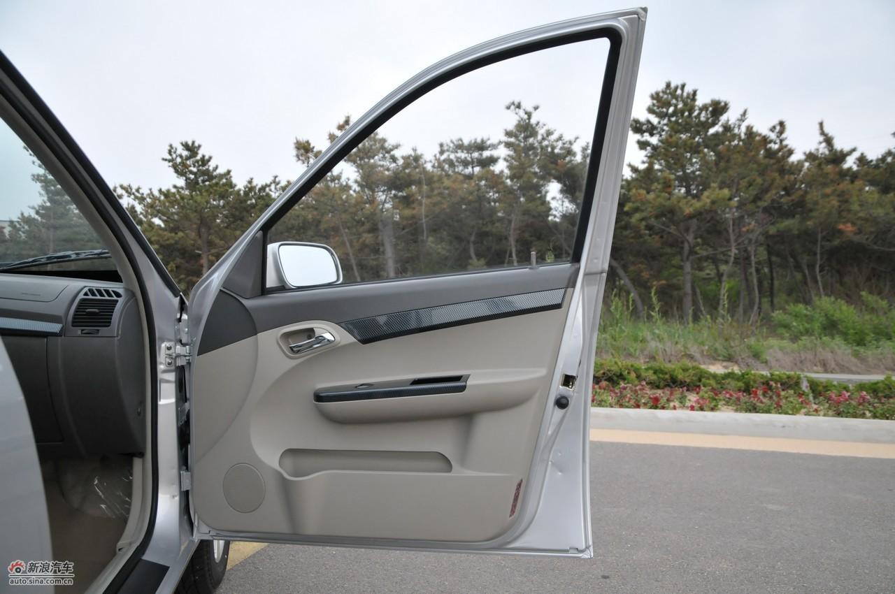 力帆520领航舒适型内饰