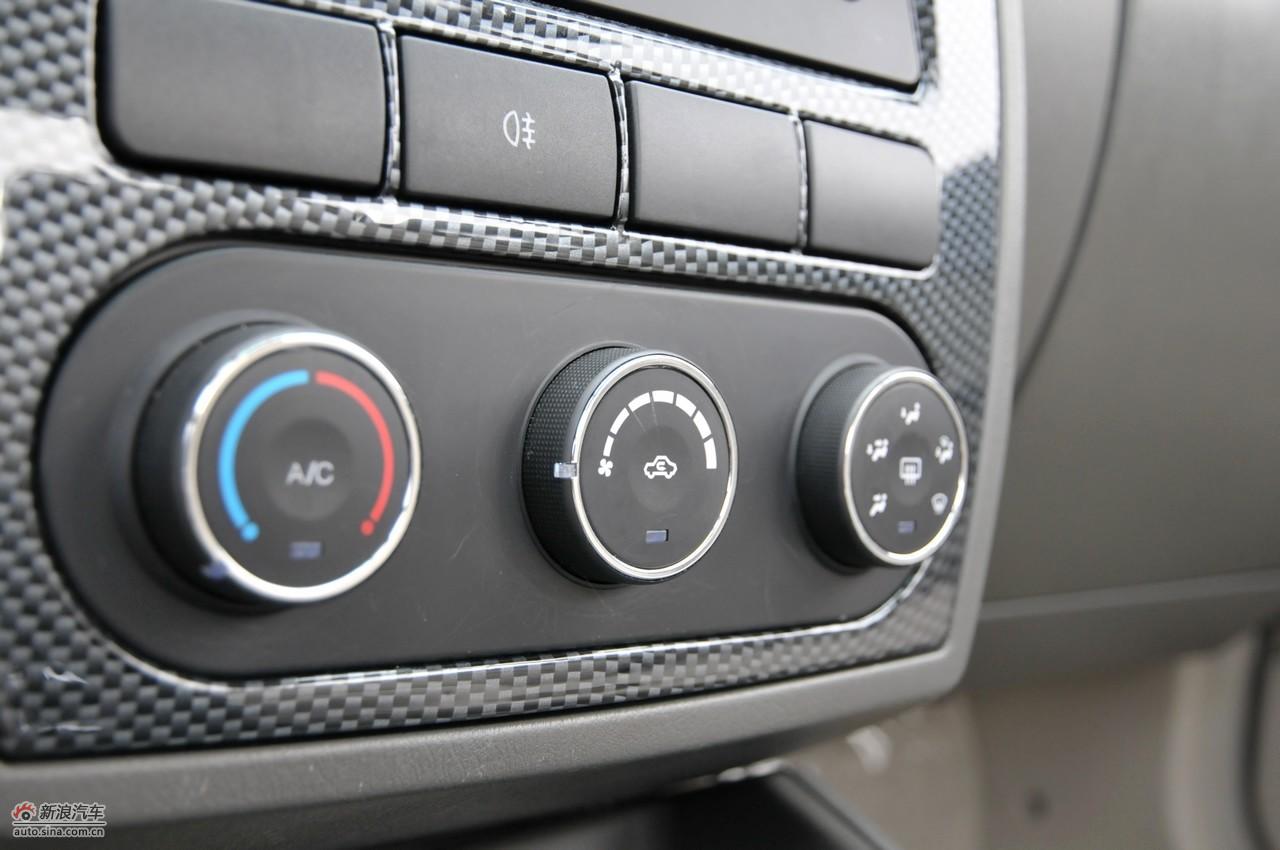 力帆520领航舒适型内饰