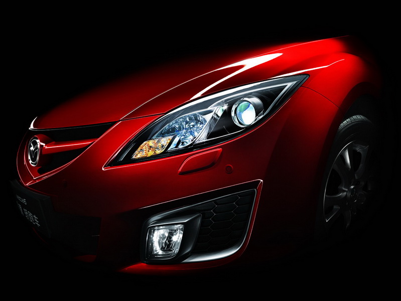 马自达睿翼轿跑车