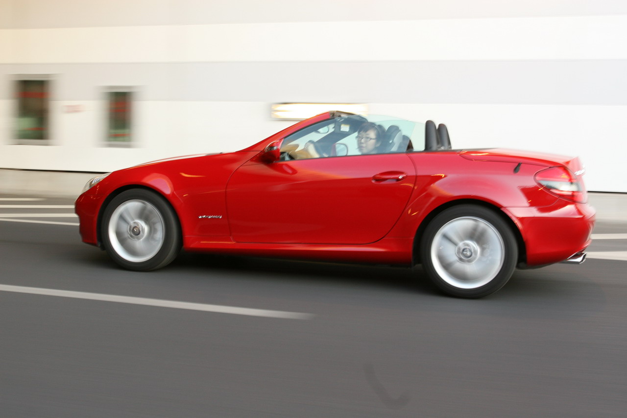 梅赛德斯-奔驰SLK200动态外观图片