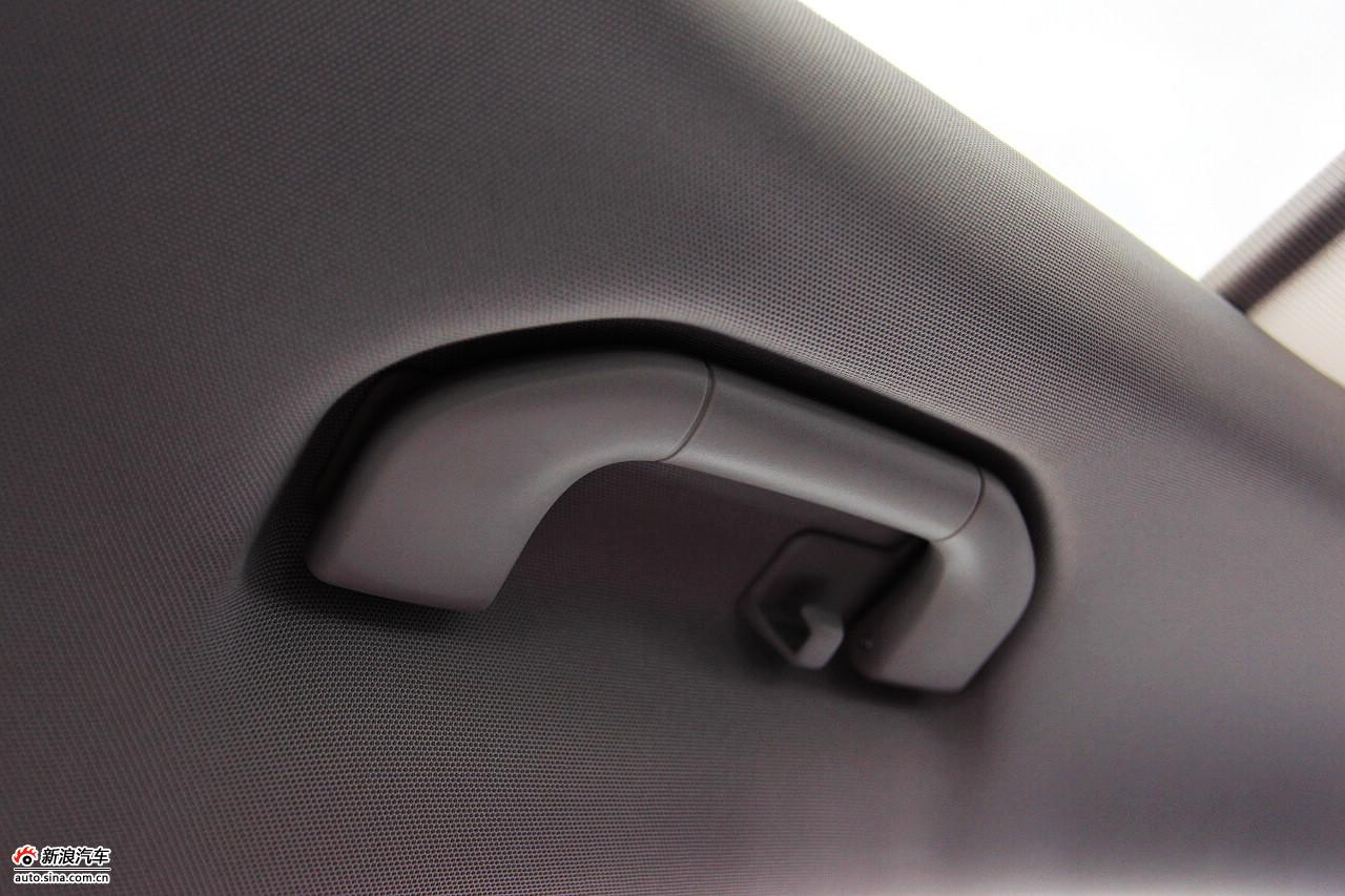 2010款奔驰E300L时尚型尊贵版