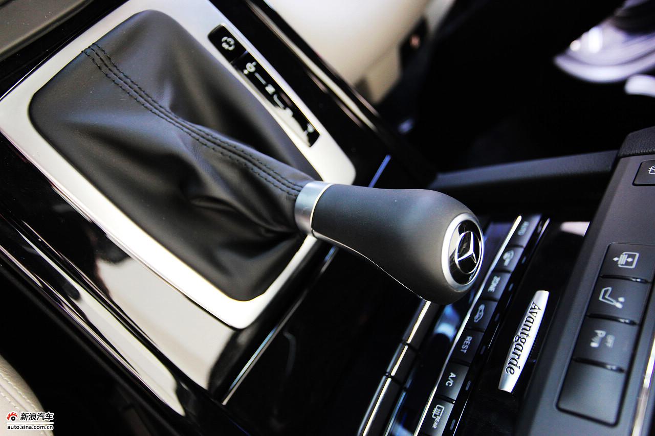 2010款奔驰E300L时尚型尊贵版