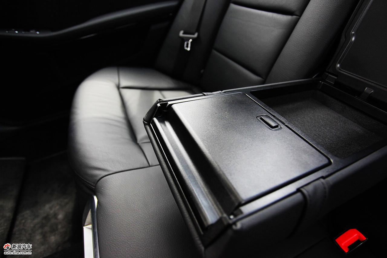 2010款奔驰E300L时尚型尊贵版