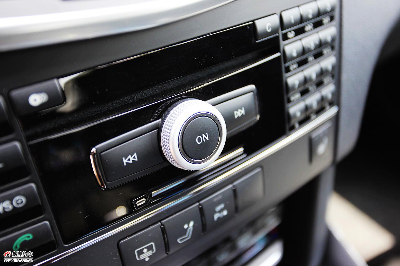 2010款奔驰E300L时尚型尊贵版