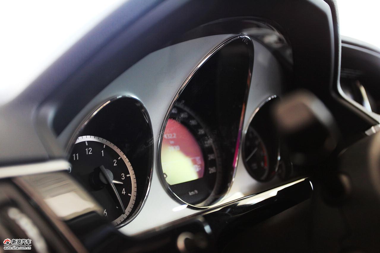 2010款奔驰E300L时尚型尊贵版