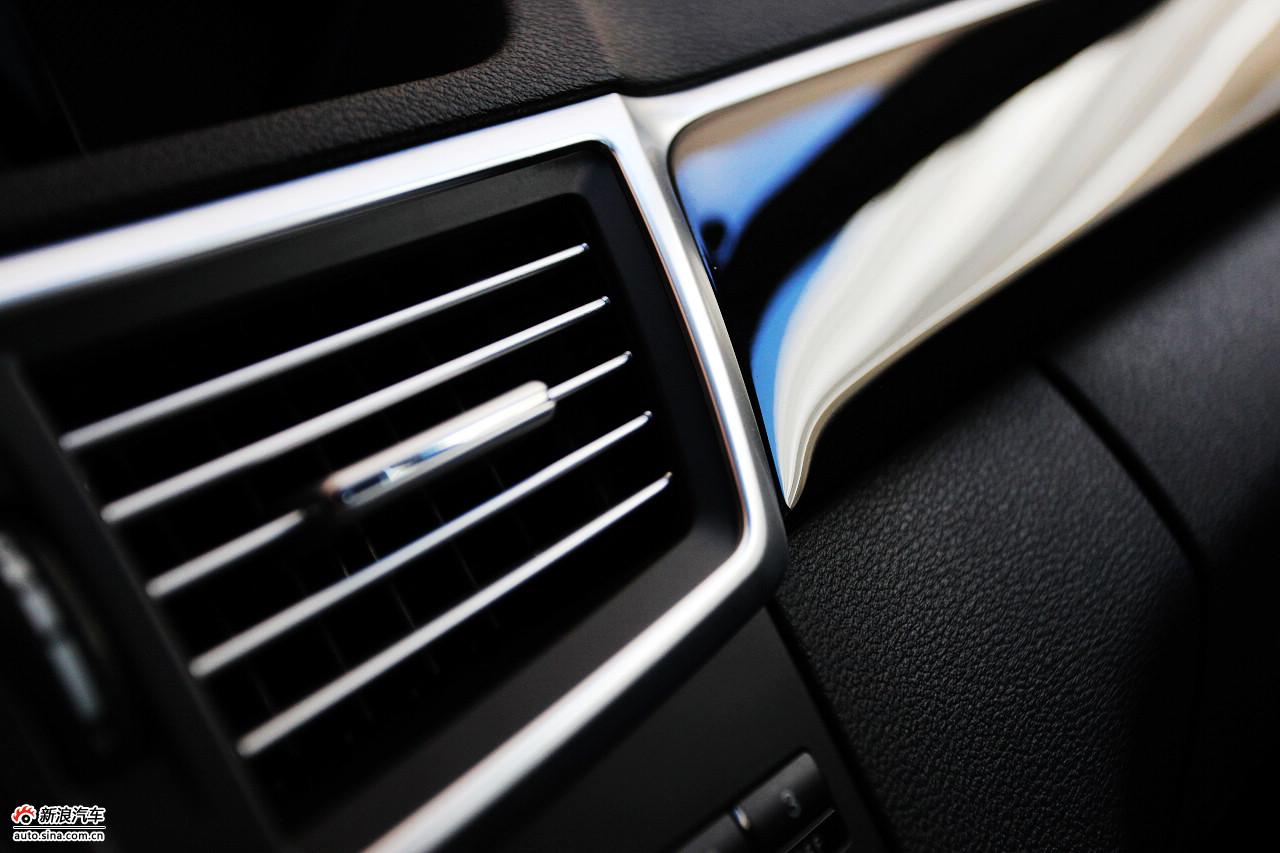 2010款奔驰E300L时尚型尊贵版