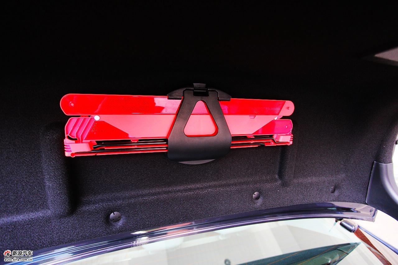 2010款奔驰E300L时尚型尊贵版