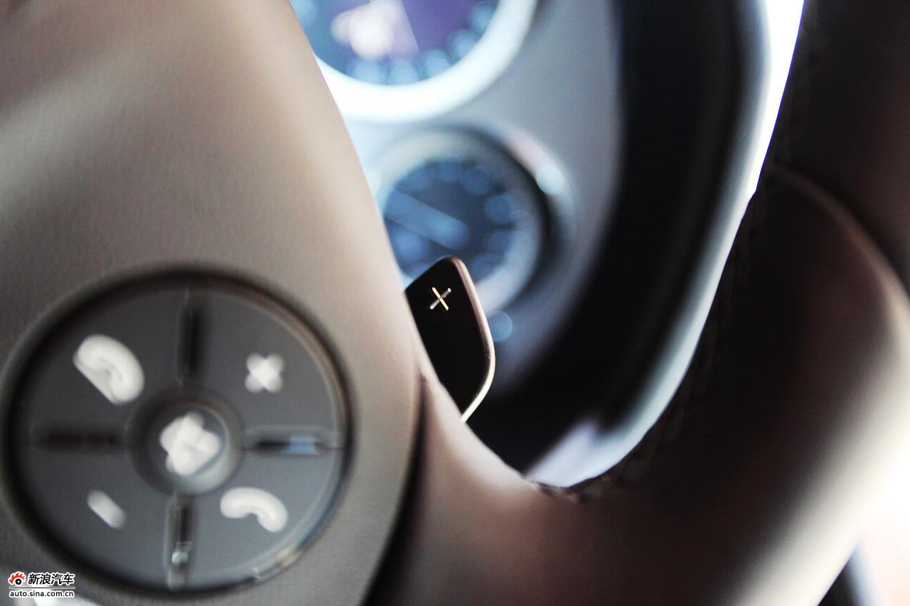 2010款奔驰E300L时尚型尊贵版