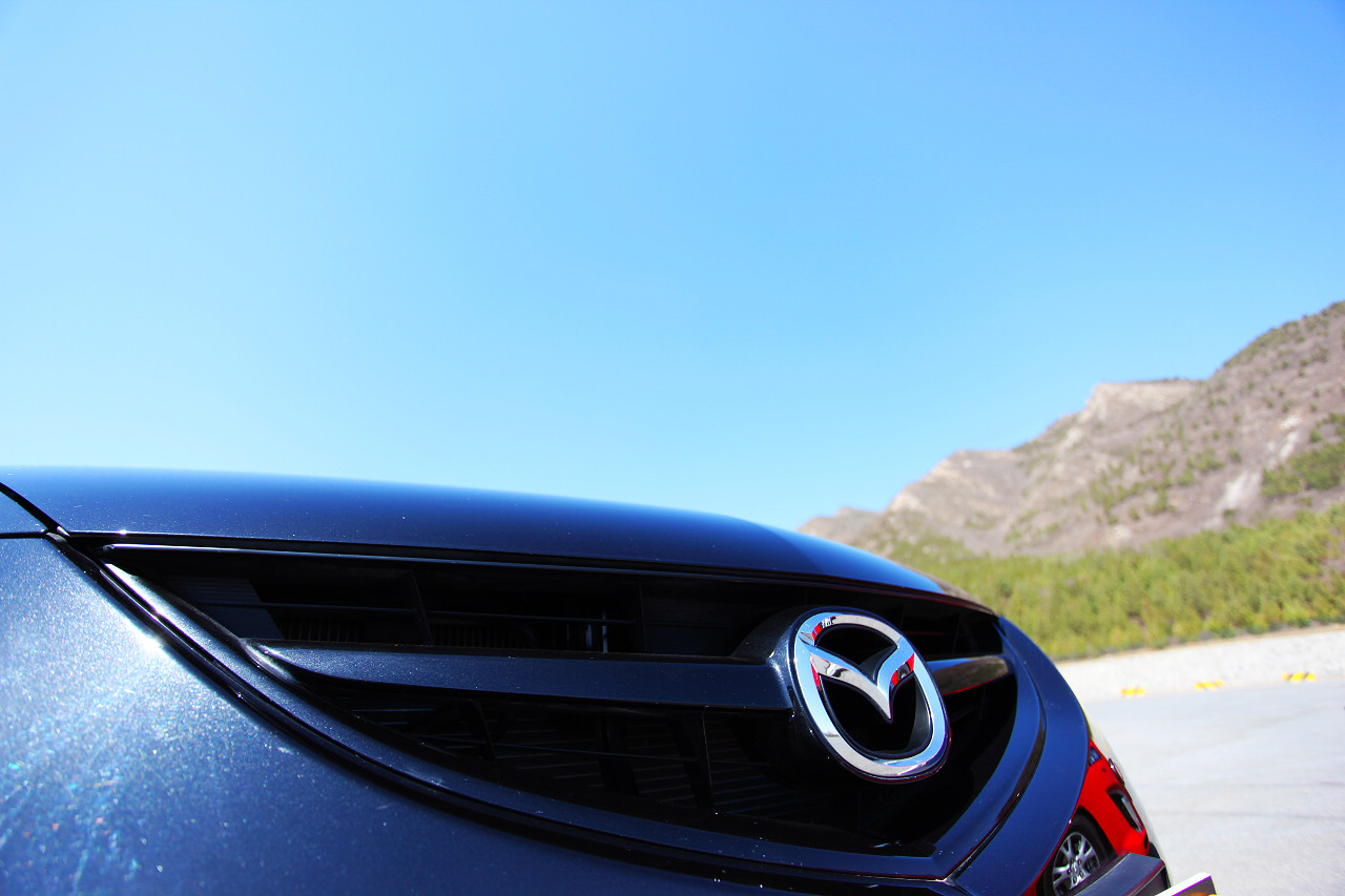 睿翼轿跑外观图片