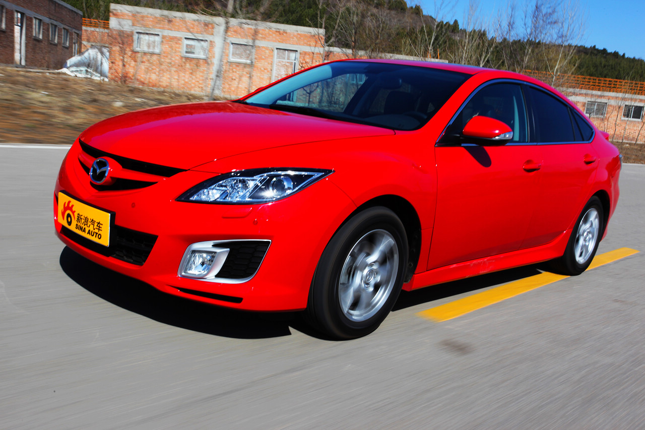 睿翼轿跑外观图片