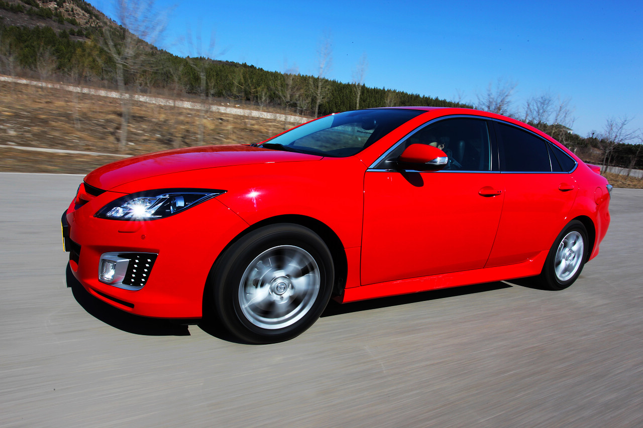 睿翼轿跑外观图片