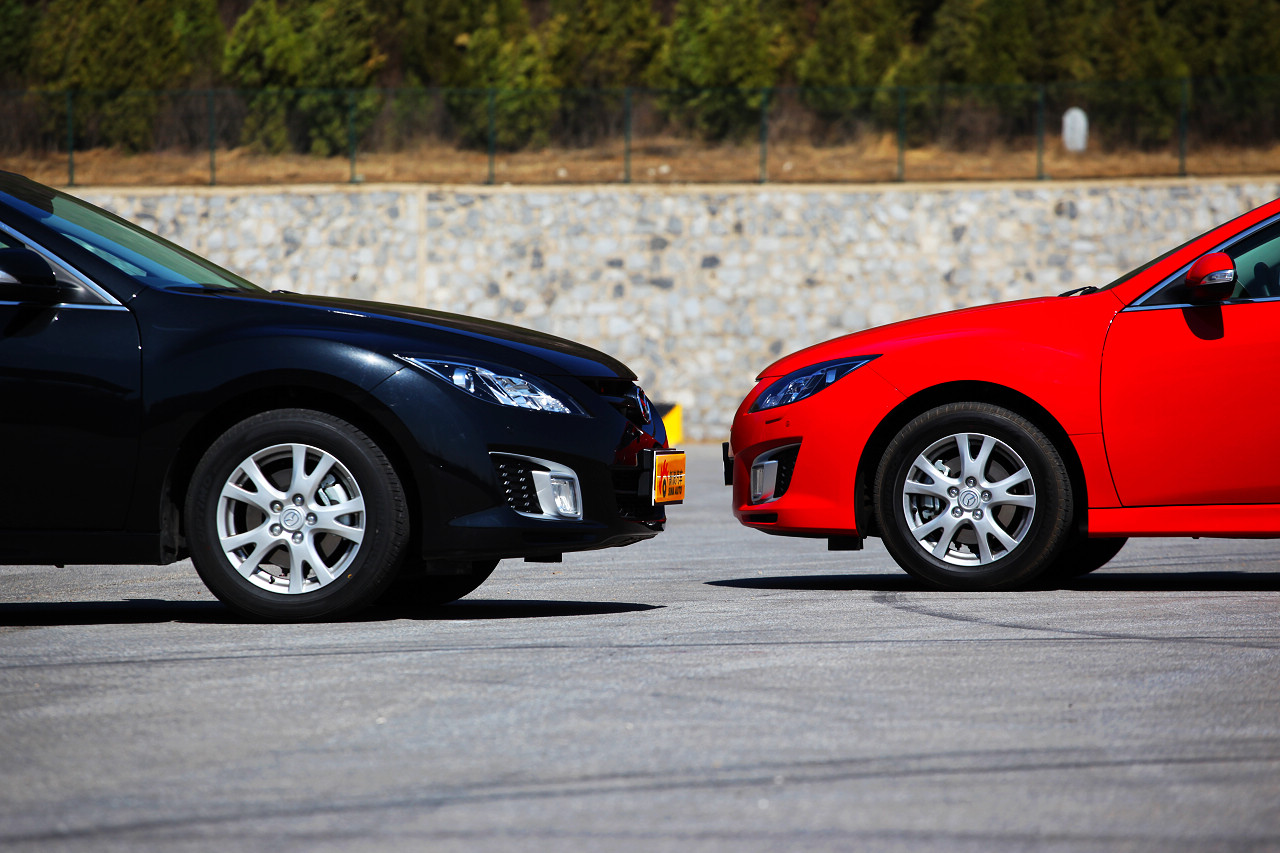 睿翼轿跑外观图片