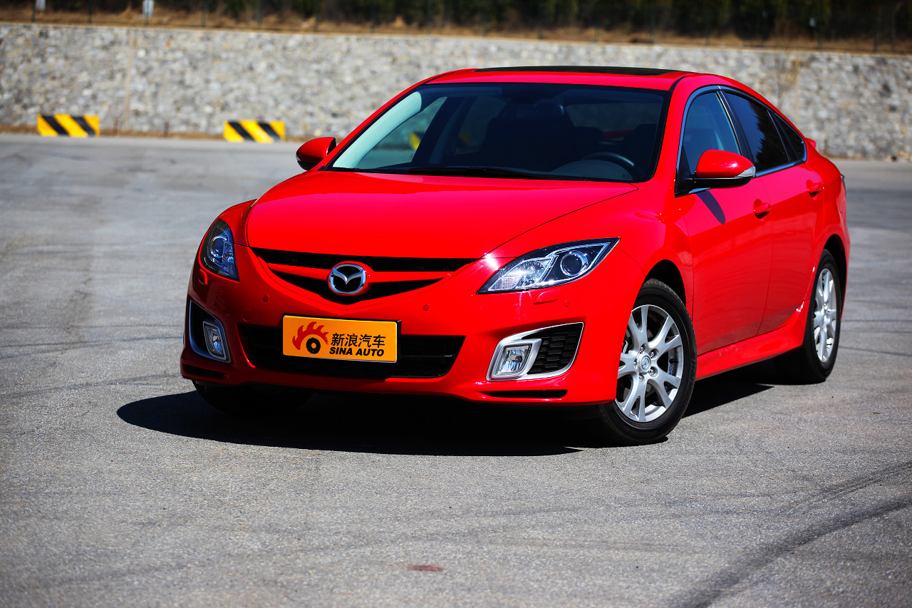 睿翼轿跑外观图片