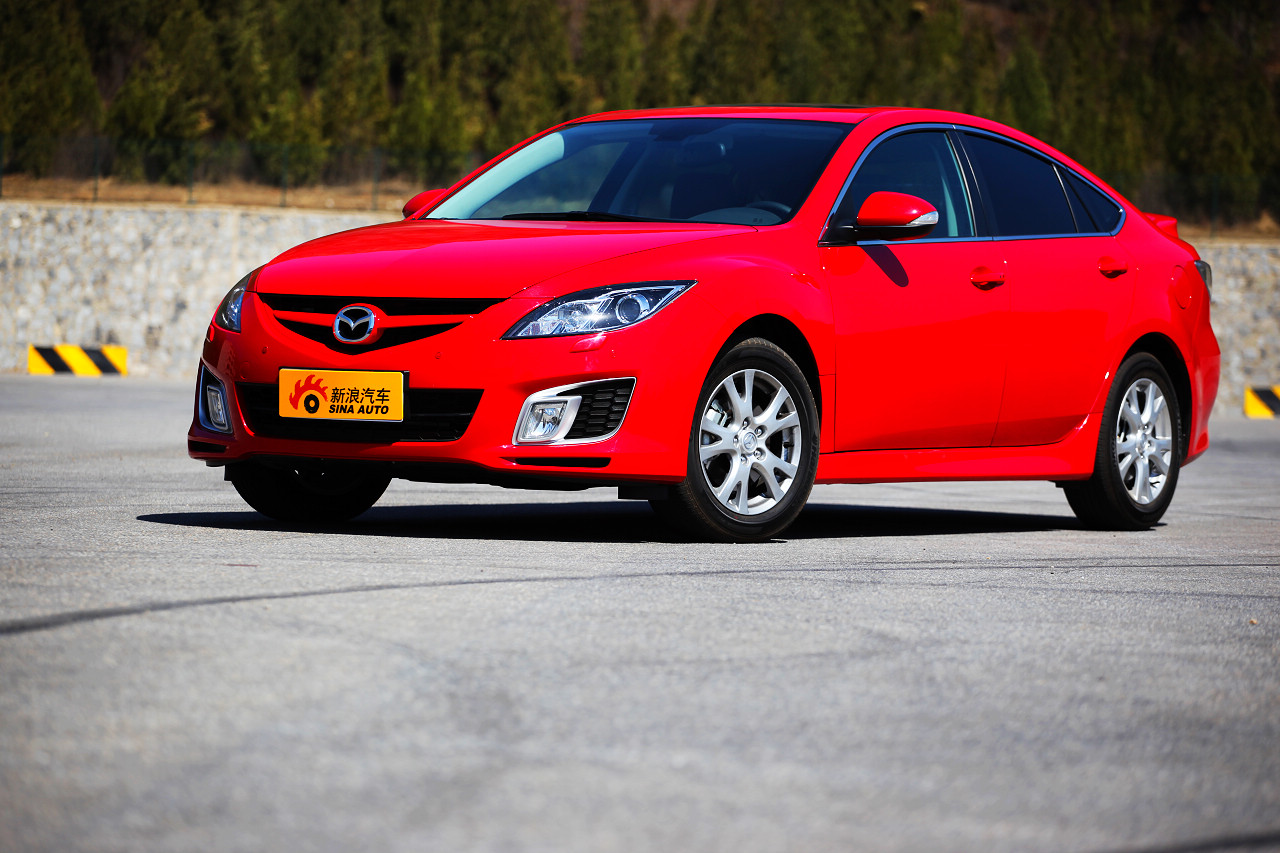 睿翼轿跑外观图片