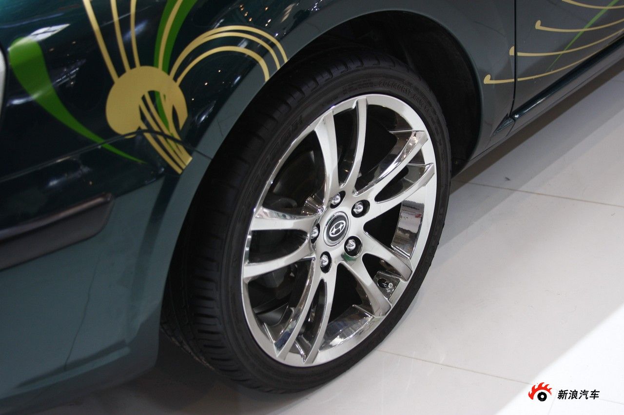 哈飞赛豹电动车