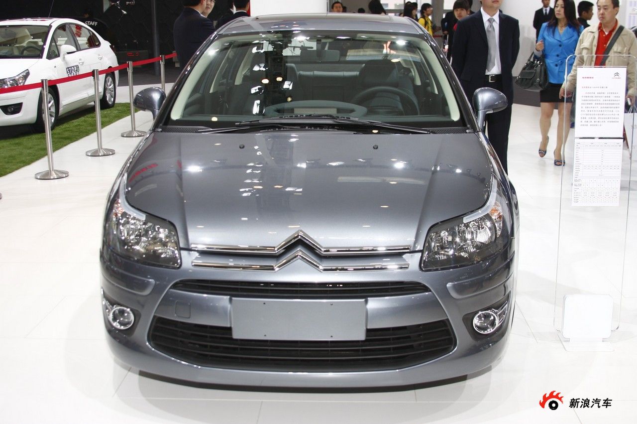 东风雪铁龙世嘉三厢_世嘉三厢图片_汽车图库