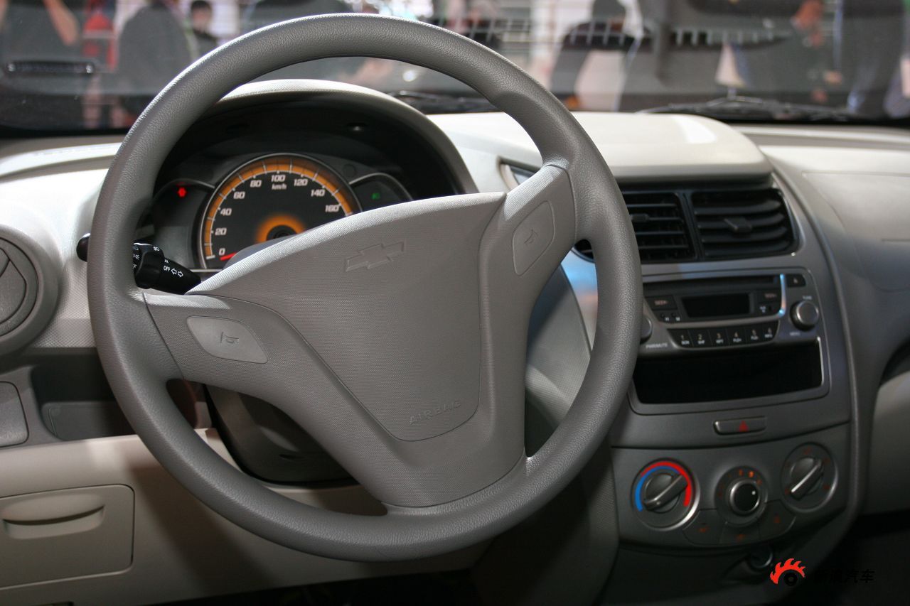 雪弗莱新赛欧两厢_新赛欧两厢图片_汽车图库