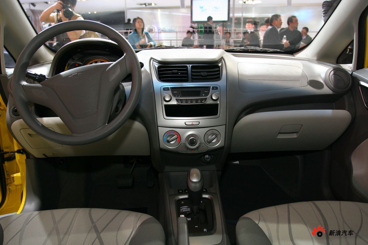 雪弗莱新赛欧两厢_新赛欧两厢图片_汽车图库