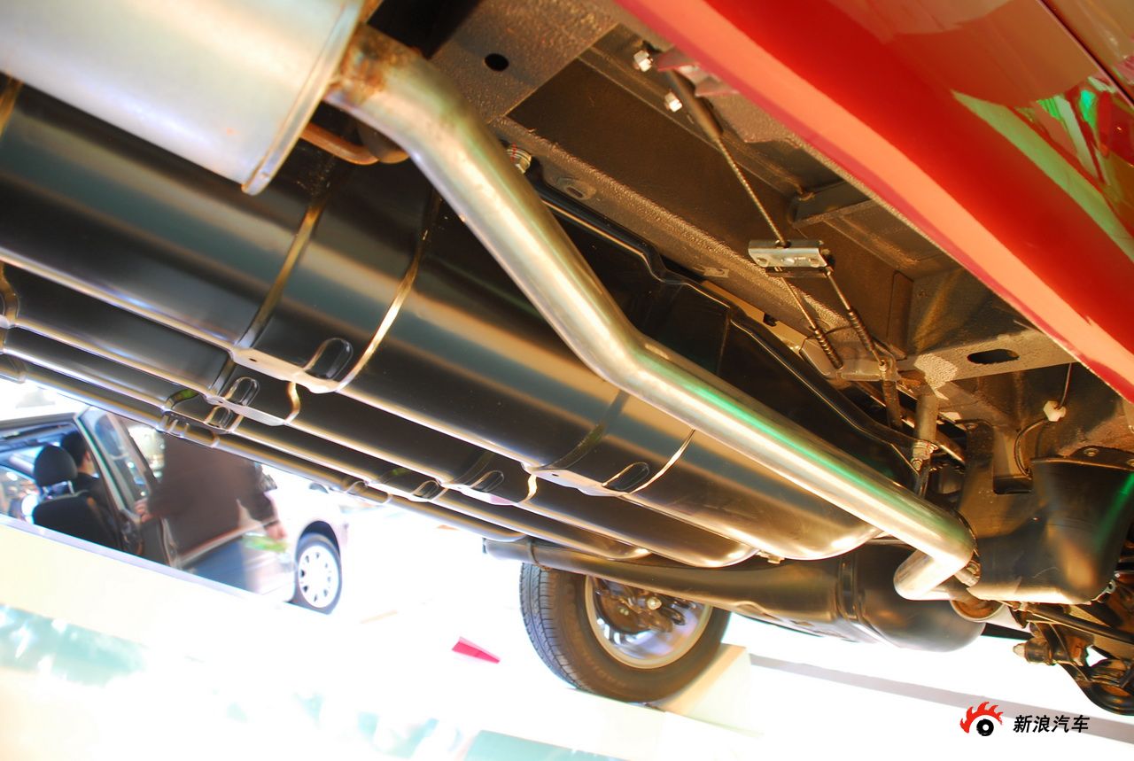 众泰朗悦双燃料汽车_朗悦双燃料汽车图片_汽