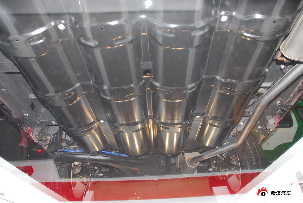 众泰朗悦双燃料汽车_朗悦双燃料汽车图片_汽