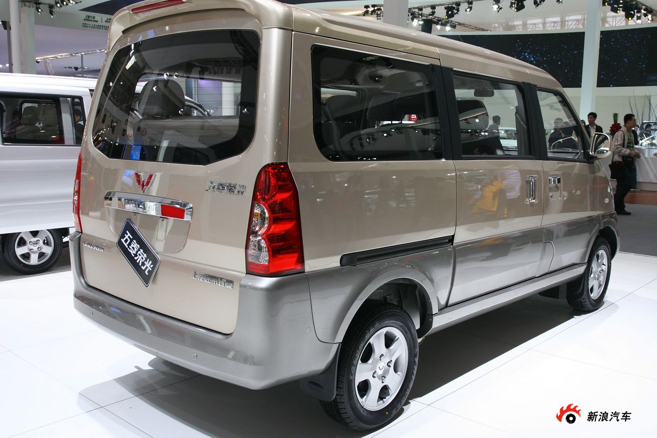 【五菱2011款五菱荣光1.2L 手动豪华型】报价