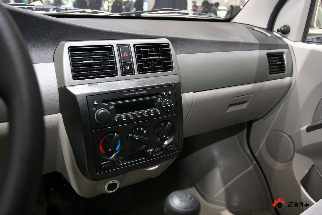 2011款五菱荣光 1.2L豪华型