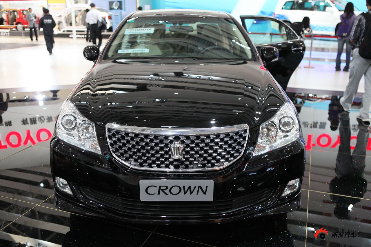 新皇冠v6 royalsaloon