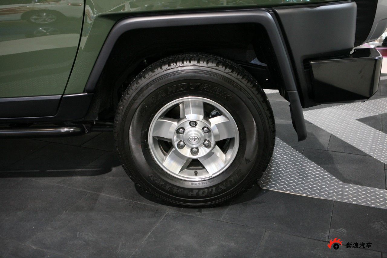 丰田FJ酷路泽