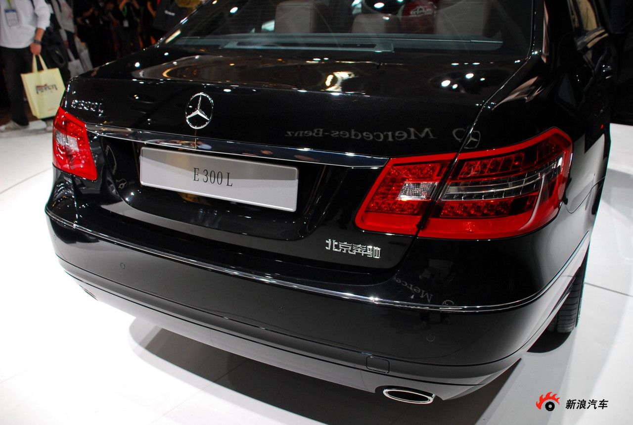 国产奔驰e300l_国产奔驰e级图片