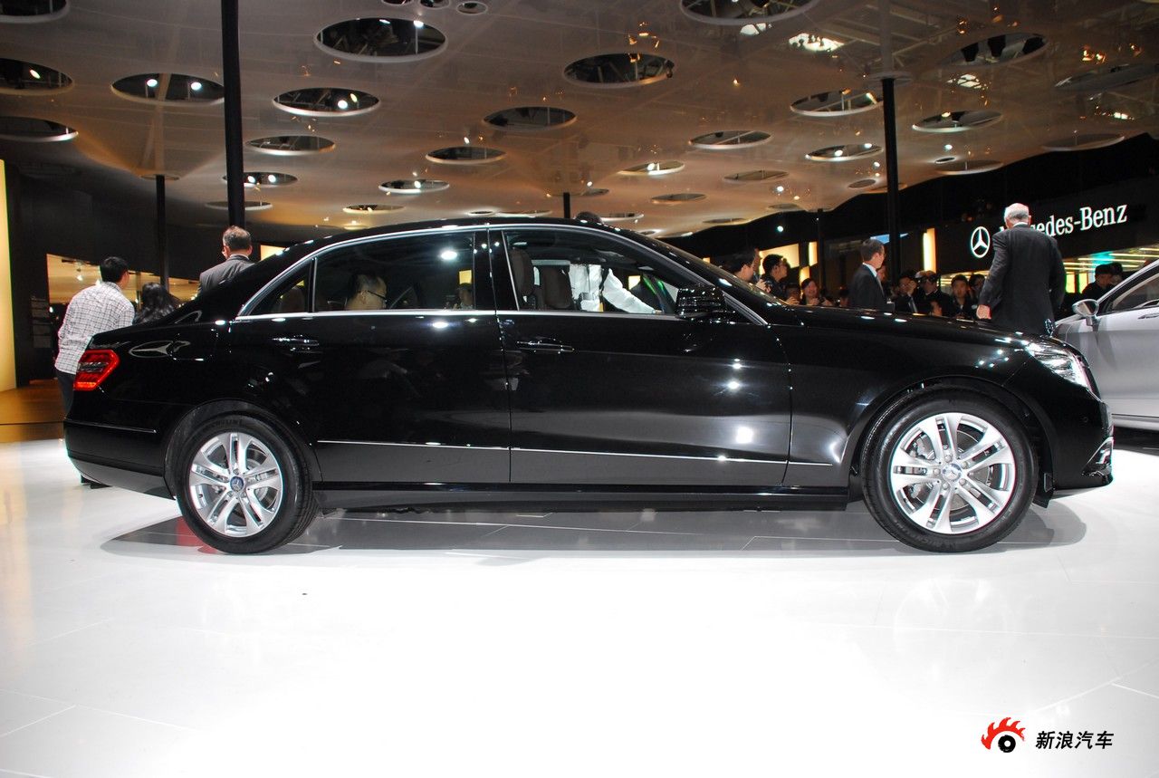 国产奔驰e300l_国产奔驰e级图片