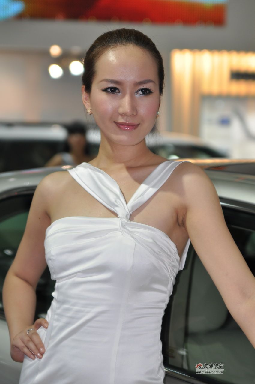 2010成都车展模特靓照_车模总汇图片_汽车图库_新
