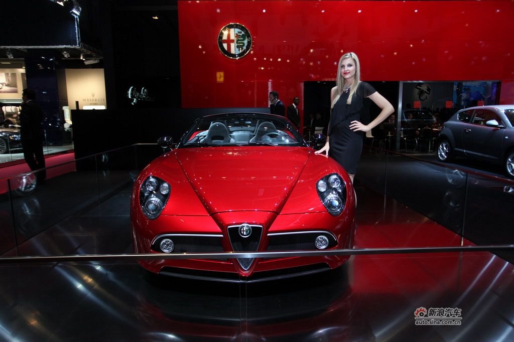 阿尔法罗密欧8c_阿尔法罗密欧8c图片