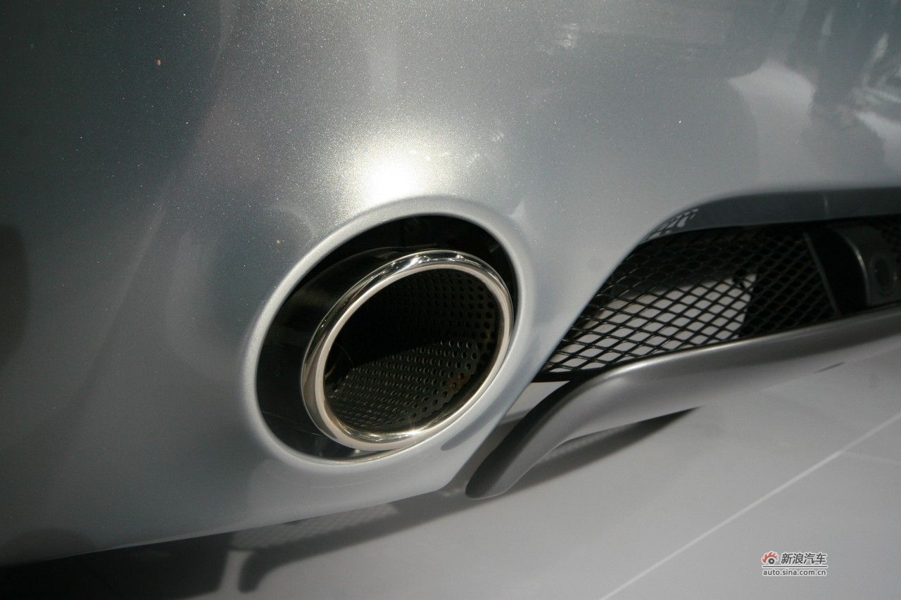 阿斯顿-马丁V8 Vantage