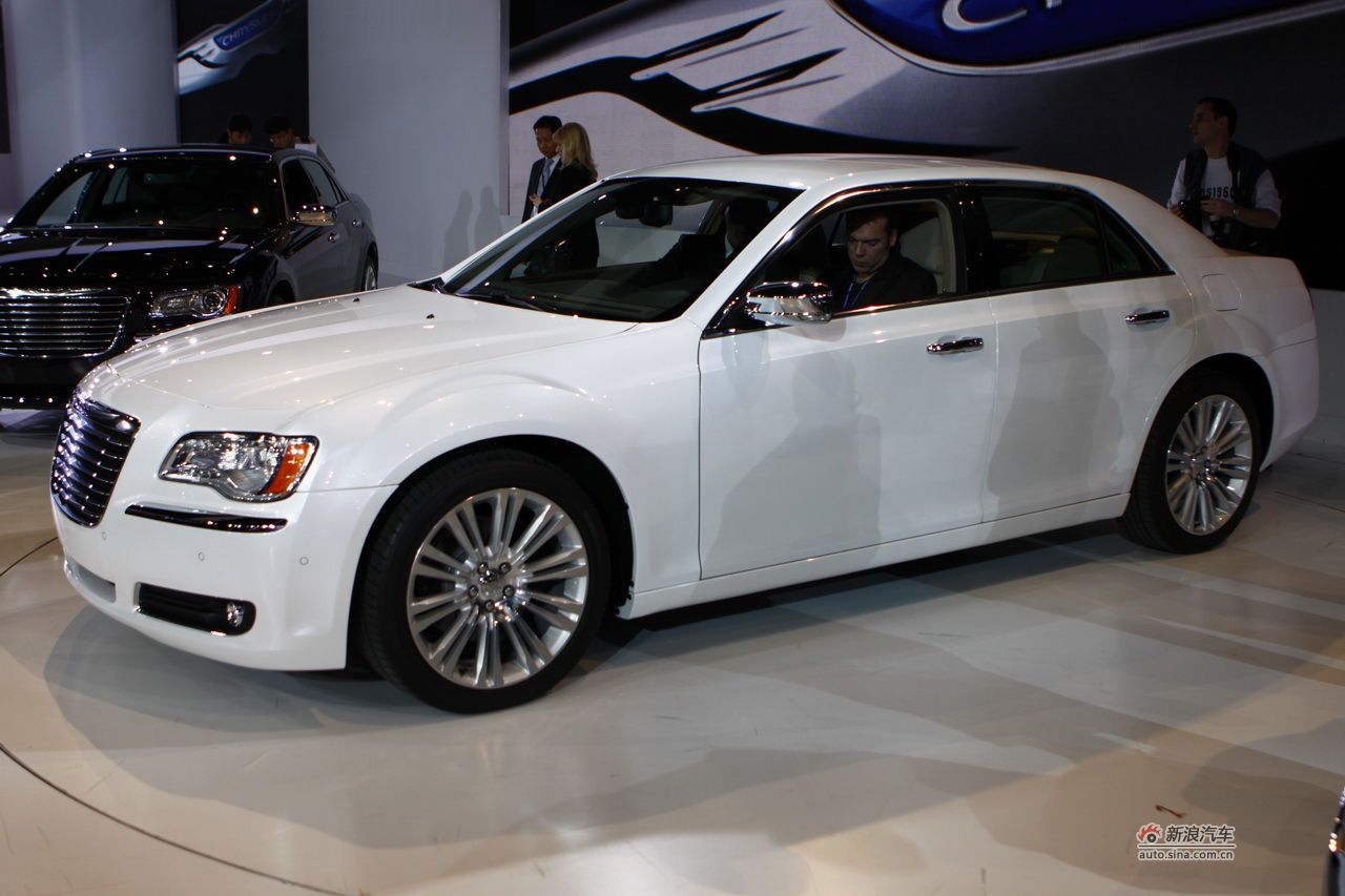 克莱斯勒300_克莱斯勒300图片